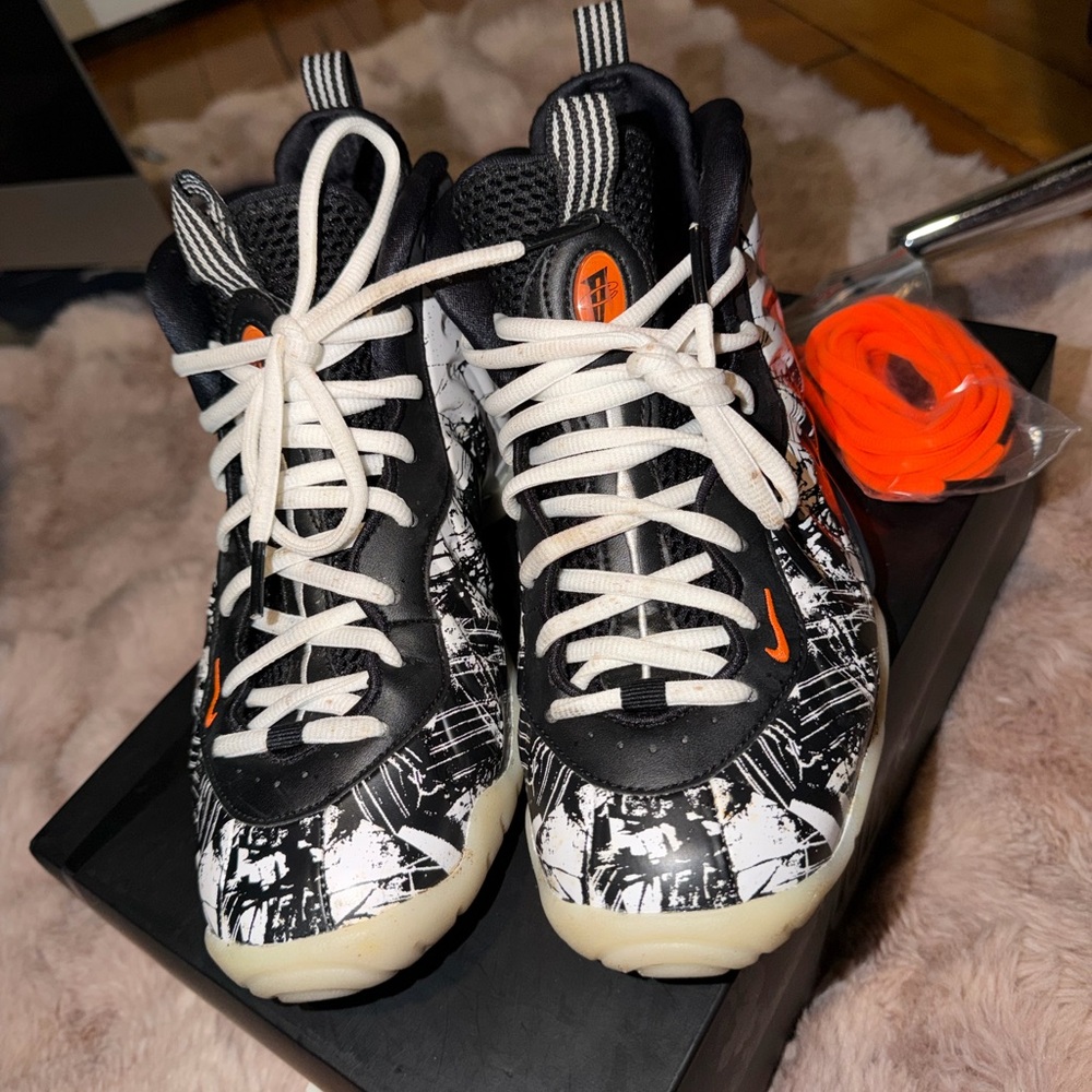 Nike Kids Black and White Sneakers with Orange Highlights